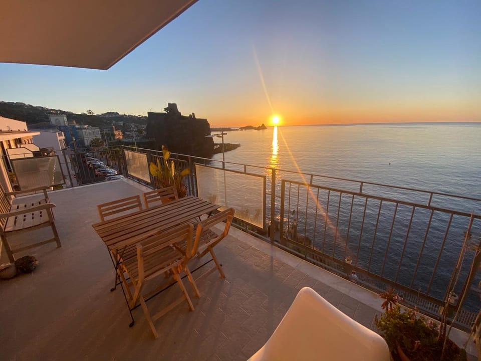 View (from property/room), Balcony/Terrace, Sea view, Sunrise
