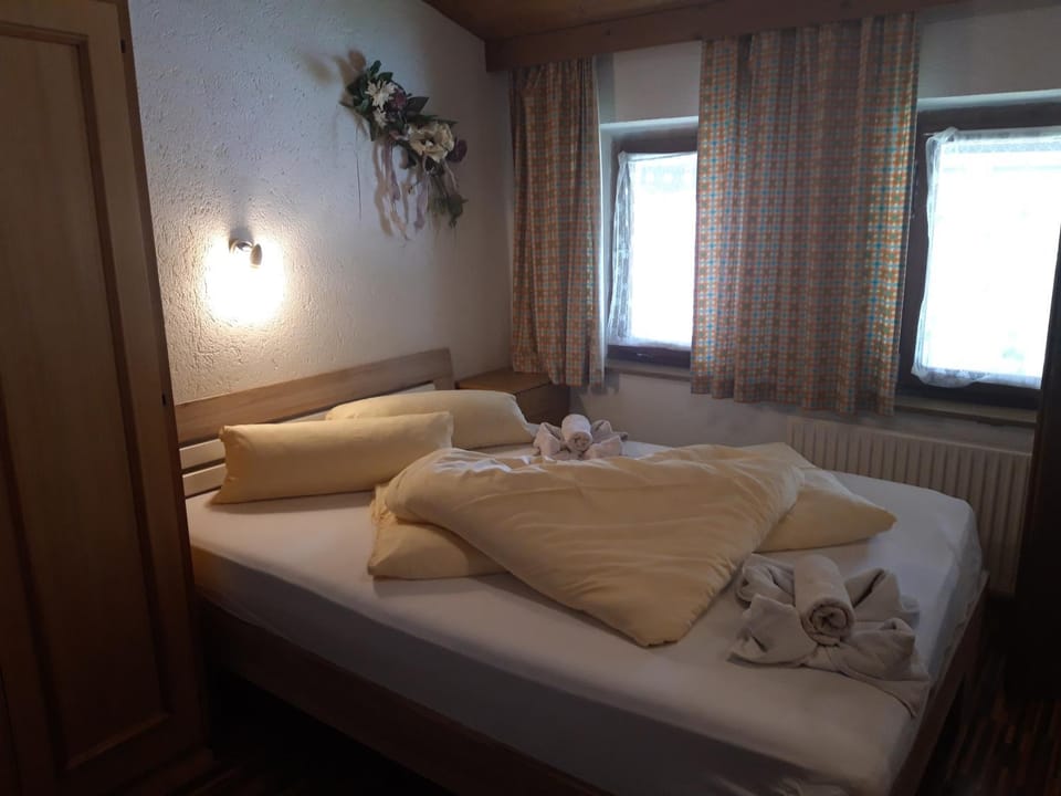 Junser Gasthausl Inn in Tyrol