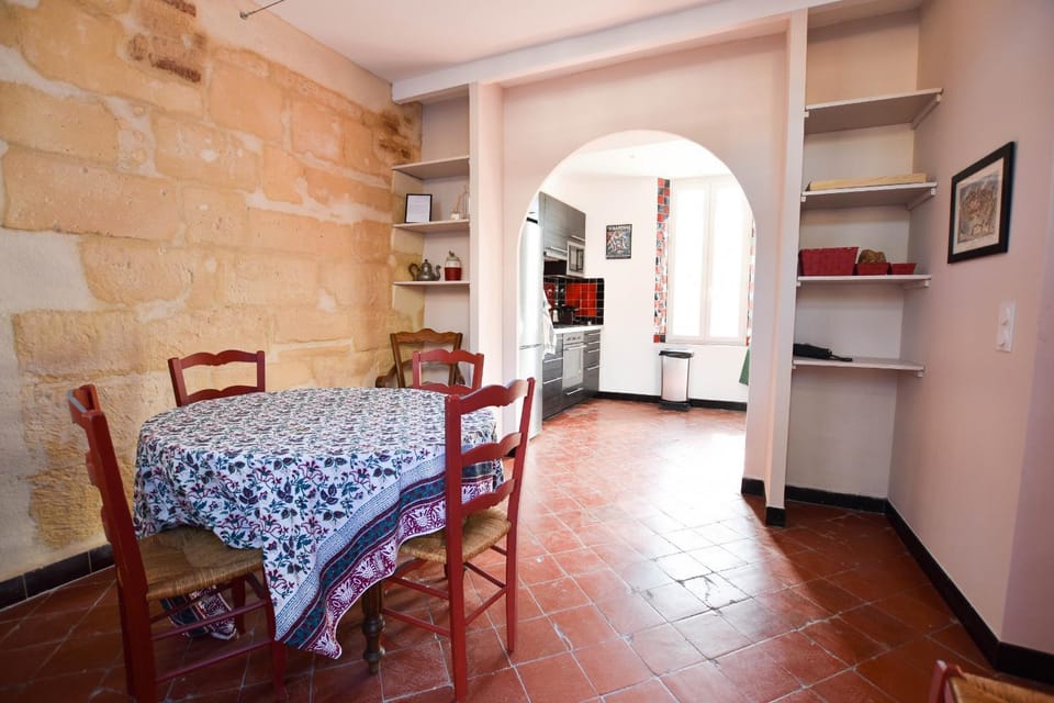 Micoulet, Parking - Clim House in Arles