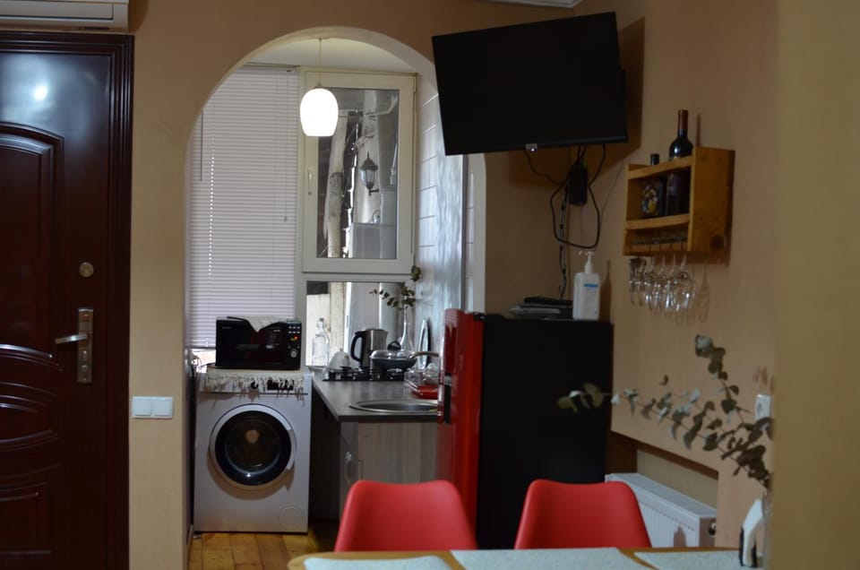 minibar, washing machine