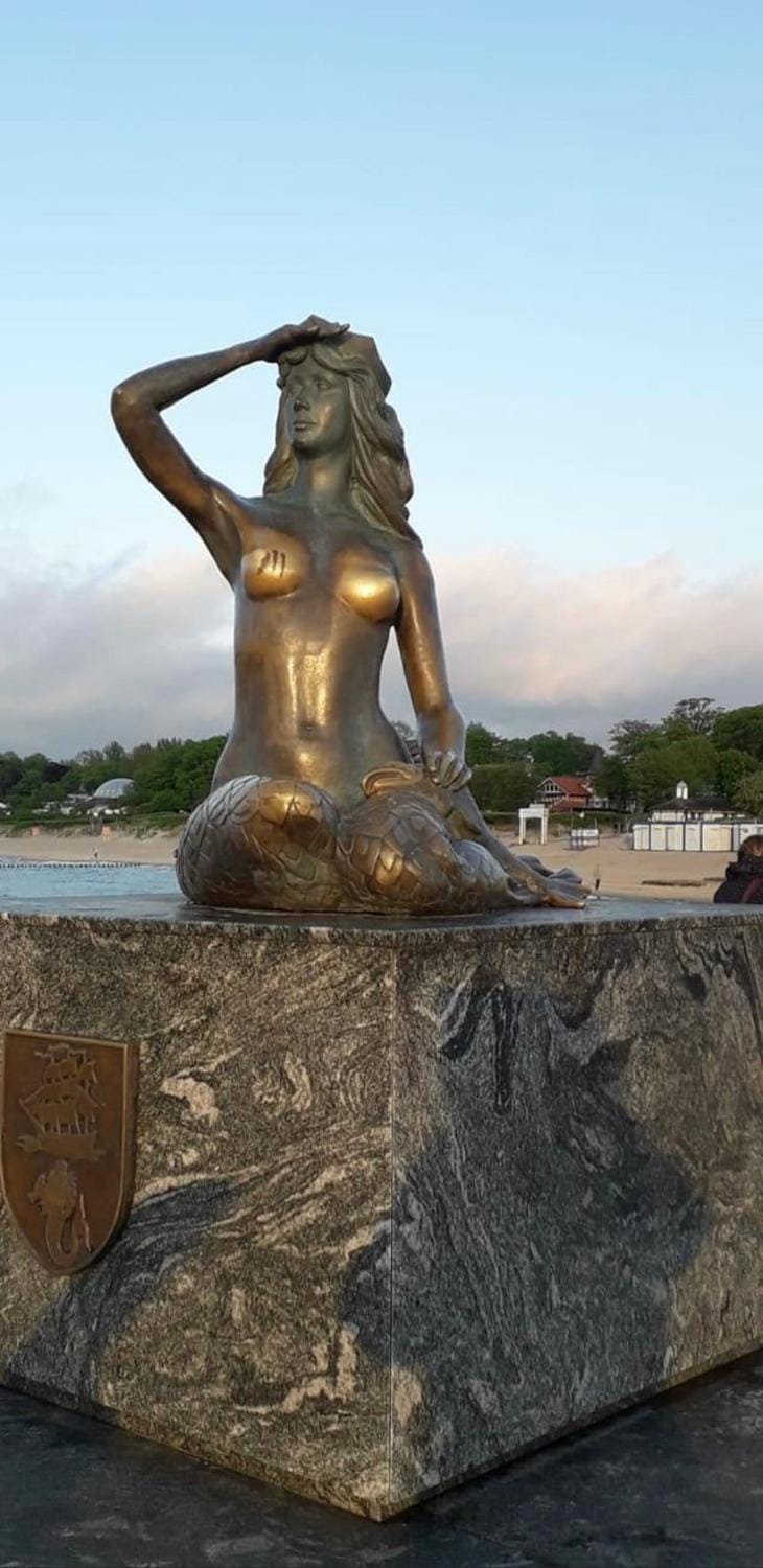 Nearby landmark, Decorative detail