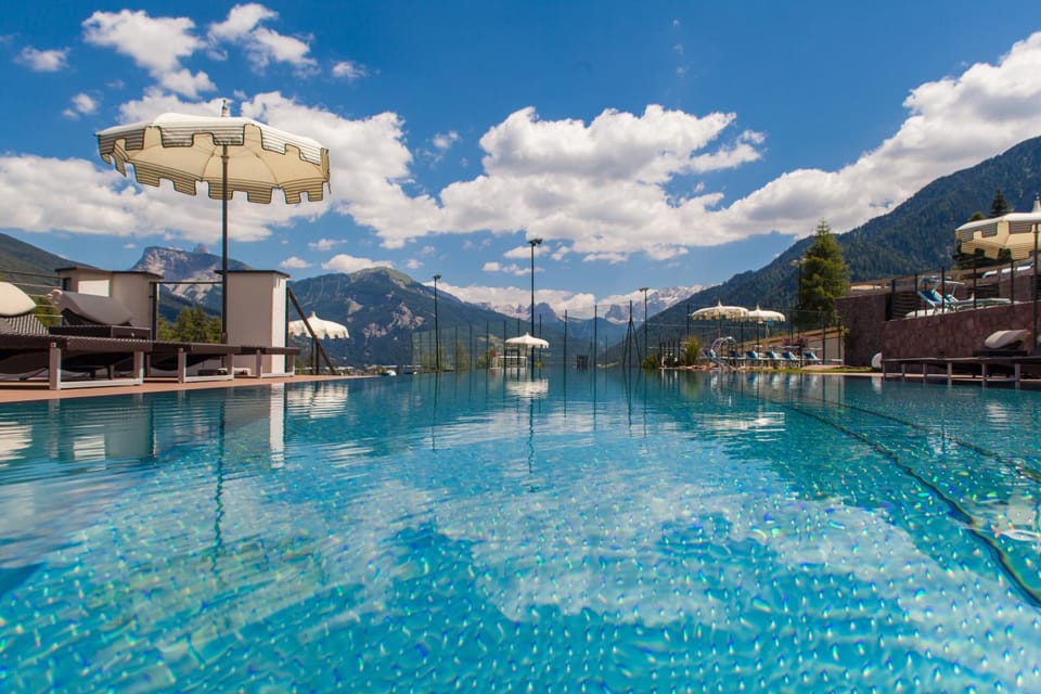 Summer, View (from property/room), Balcony/Terrace, Swimming pool