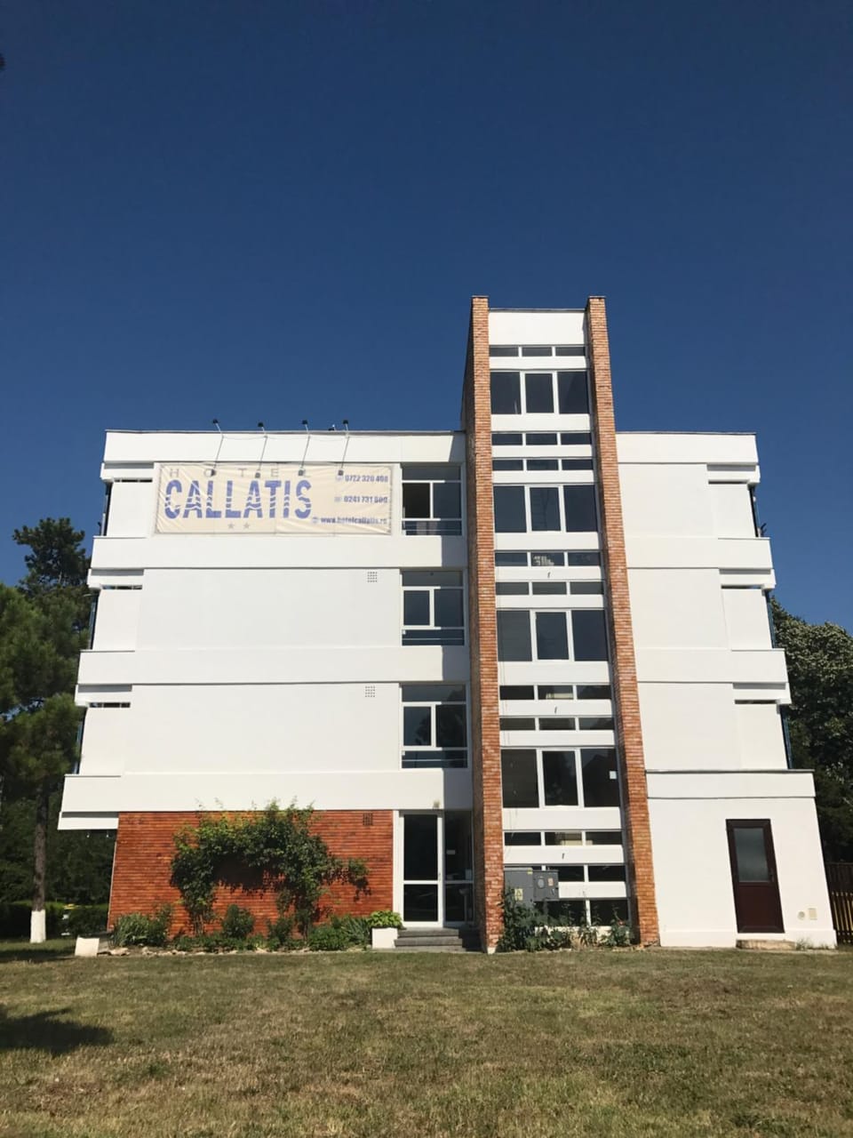 Property building, Day