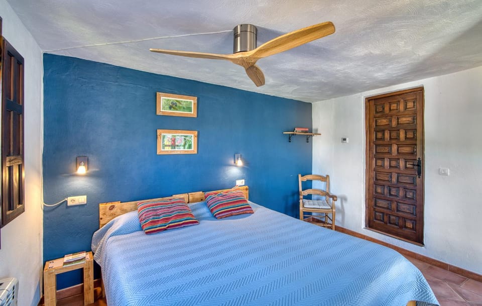 Bed, Photo of the whole room