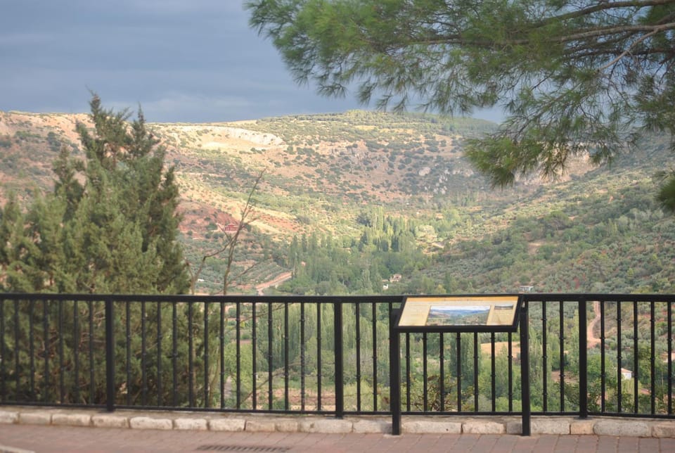Nearby landmark, Neighbourhood, Natural landscape