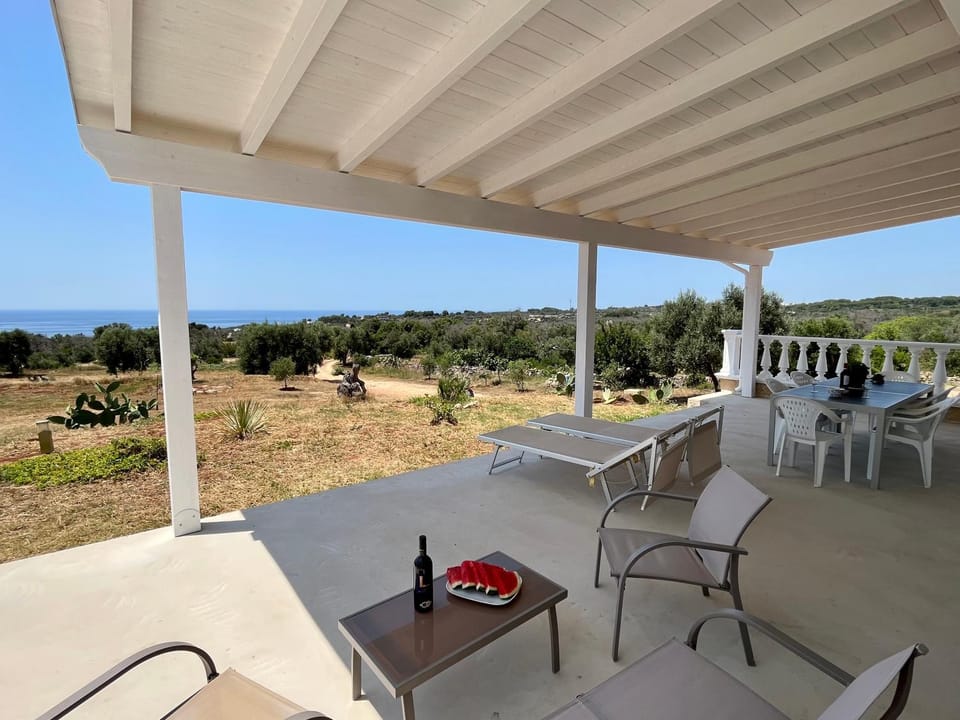 Seating area, Dining area, Sea view