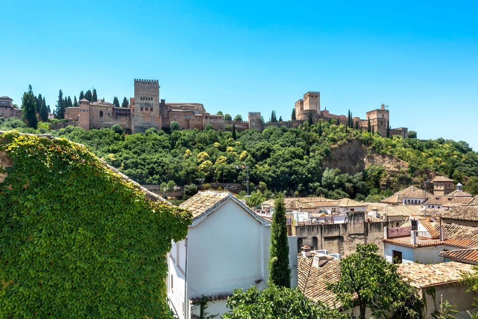Nearby landmark, Off site, Day, Natural landscape, Other, City view, Landmark view