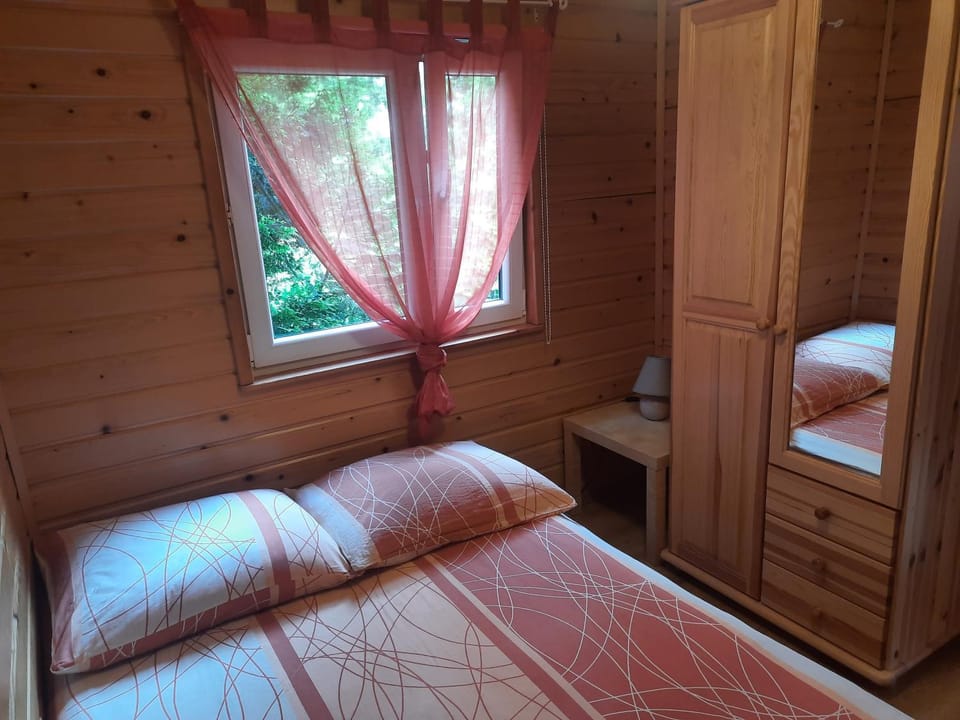 Pod Bocianim Gniazdem 691-363-701 Farm Stay in Slovakia