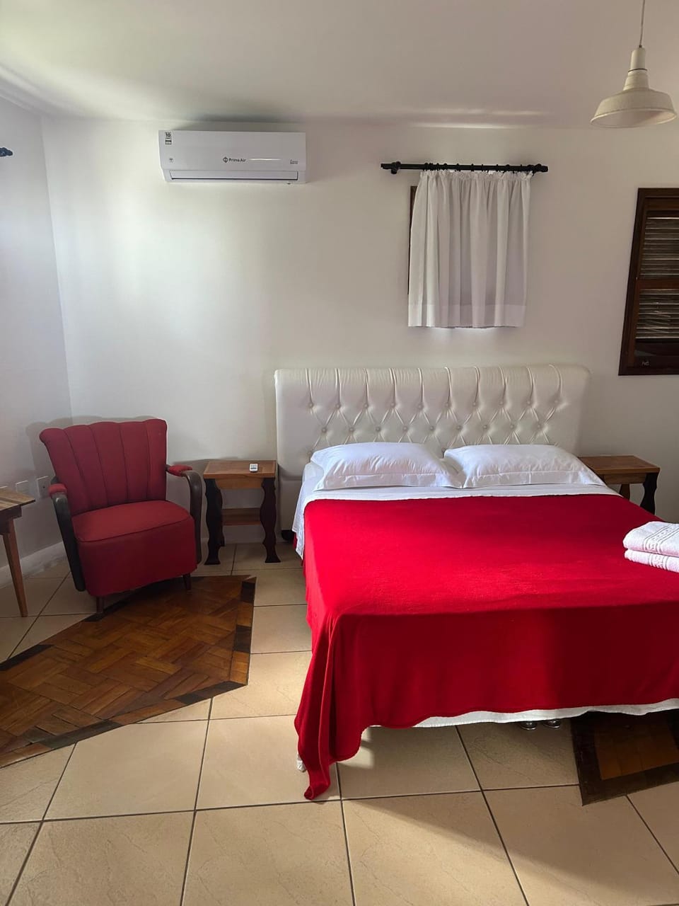 Bedroom, air conditioner