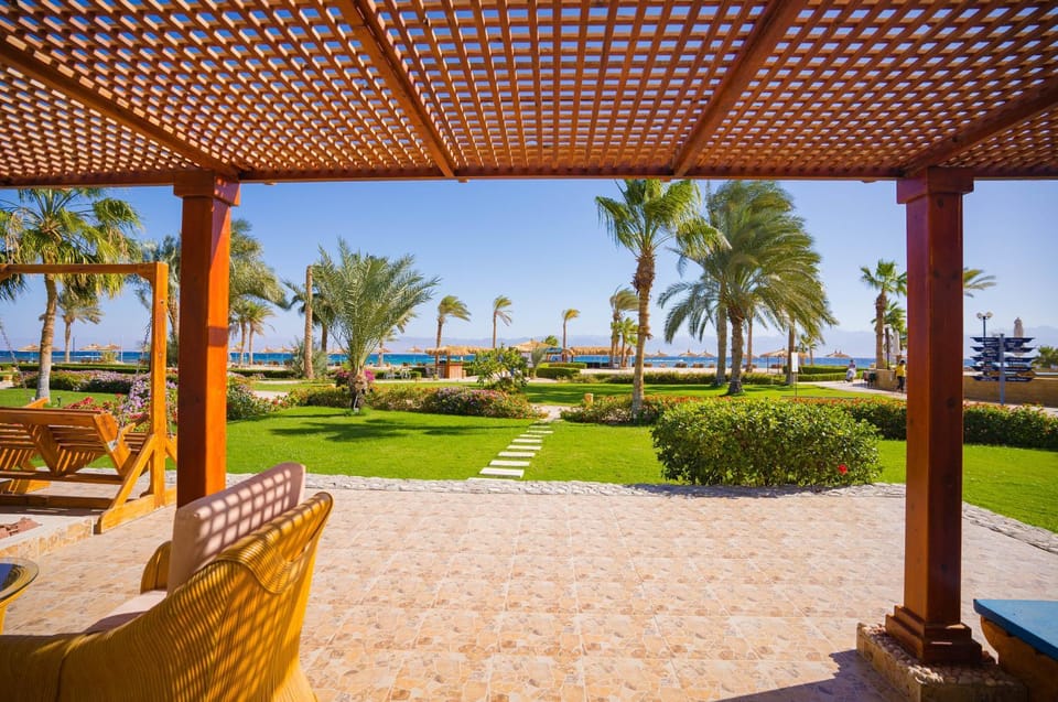 Day, Natural landscape, Garden view, Sea view