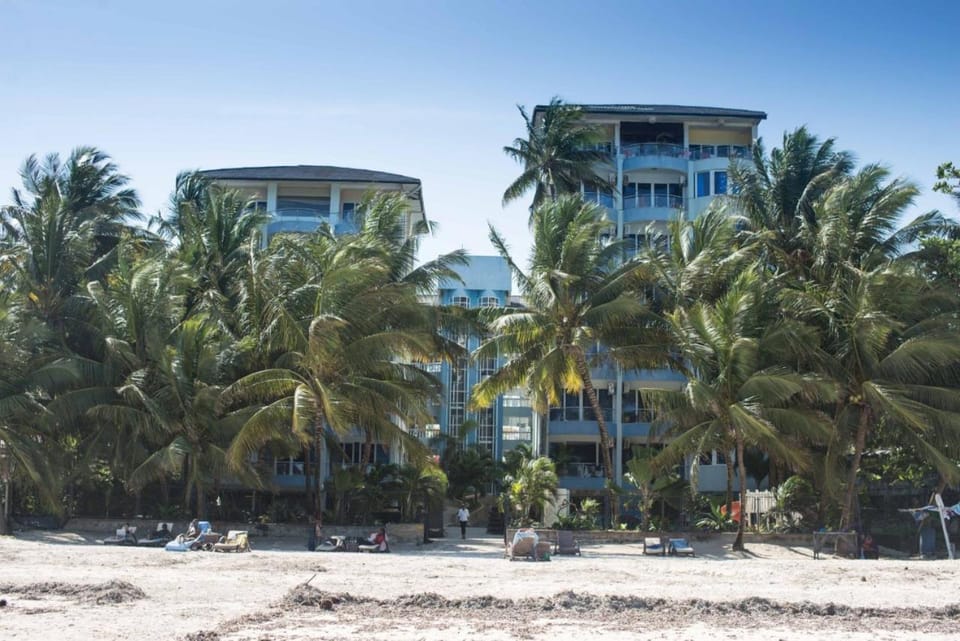 Mombasa Bamburi Beach Studio B44 - Pool & Beach - Sleeps 2 Apartment in Mombasa