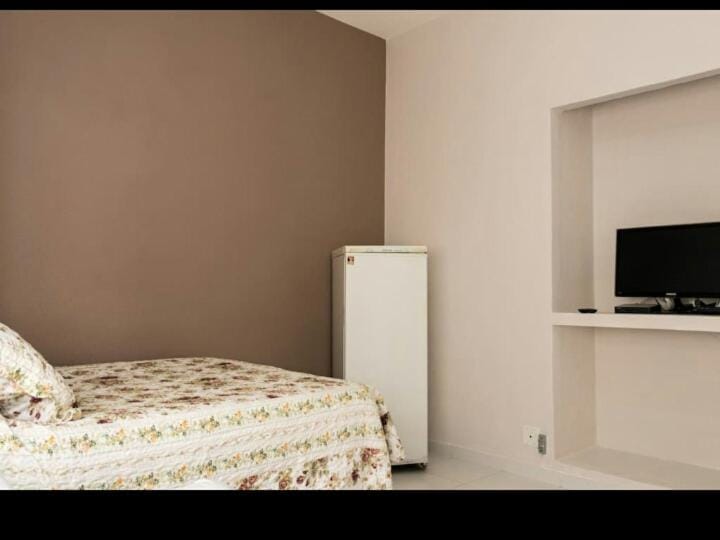 pequeno e aconchegante meia quadra da praia Apartment in State of São Paulo