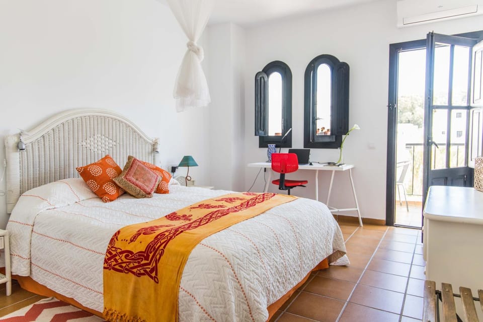 Bed, Bedroom
