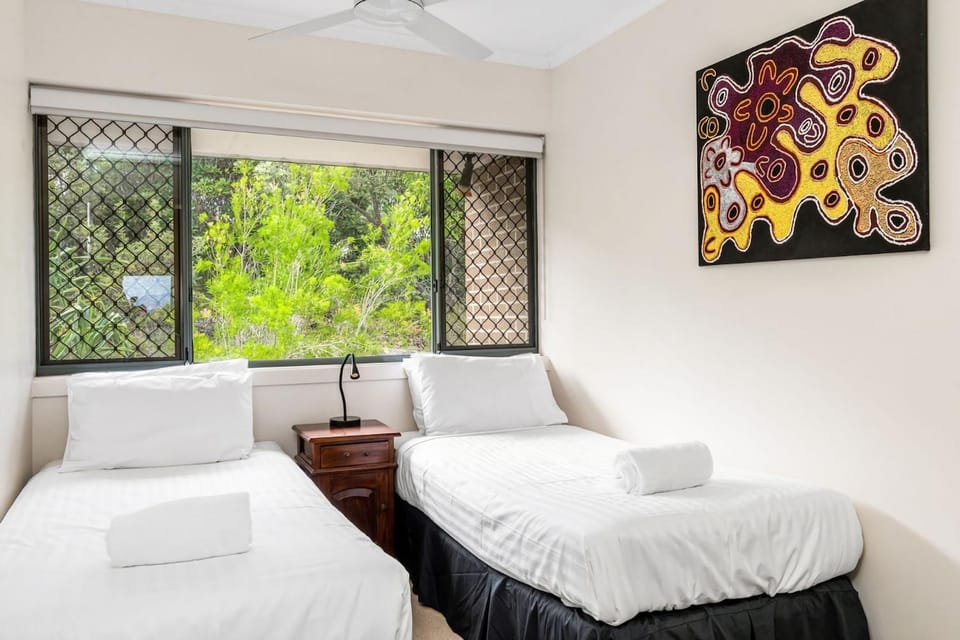 James Cook Apartment 10 -130 Lighthouse Road Apartment in Byron Bay