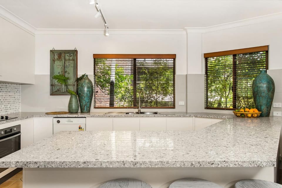 Koranba 2 - 66 Lawson Street Apartment in Byron Bay