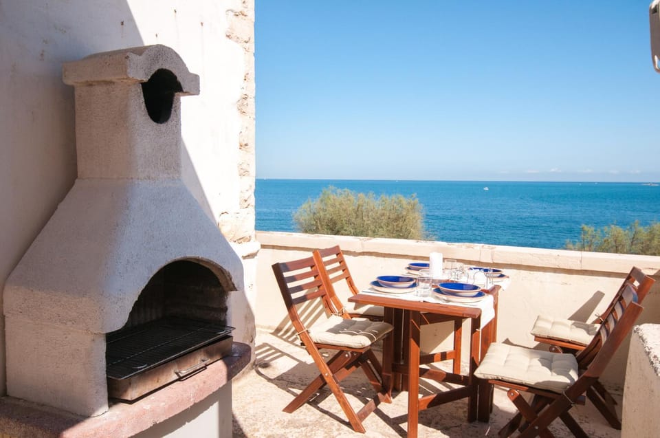 Patio, BBQ facilities, Balcony/Terrace, Sea view