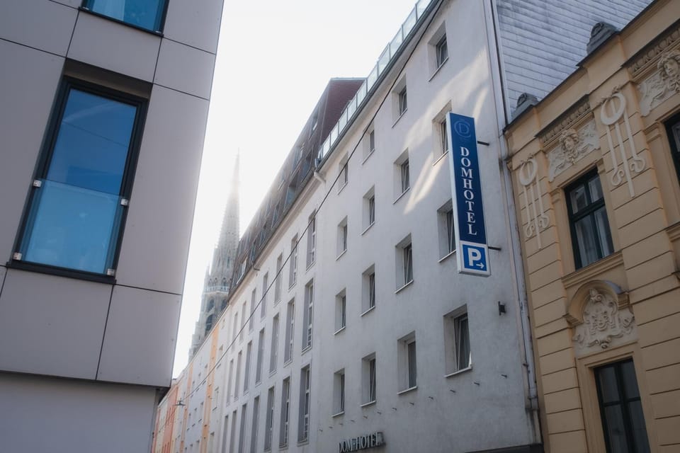 Property building, Nearby landmark, Landmark view, Landmark view