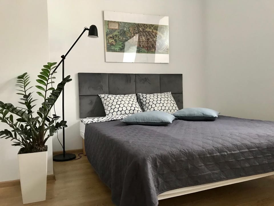 Bed, Photo of the whole room, Decorative detail, Bedroom