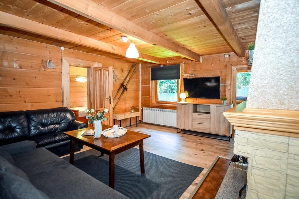 TV and multimedia, Kitchen or kitchenette, Living room, Seating area