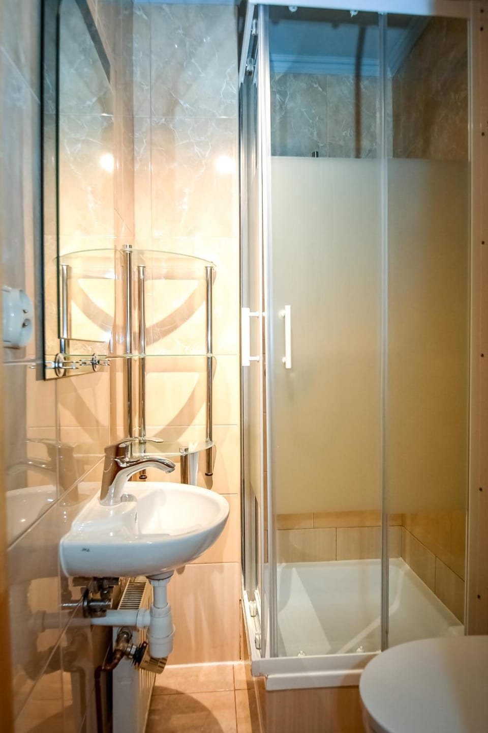 Shower, Toilet, Bathroom, towels