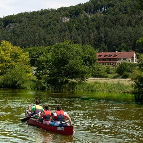 Neighbourhood, Activities, Canoeing, Area and facilities