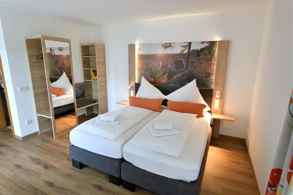 Photo of the whole room, Bedroom, towels, wardrobe
