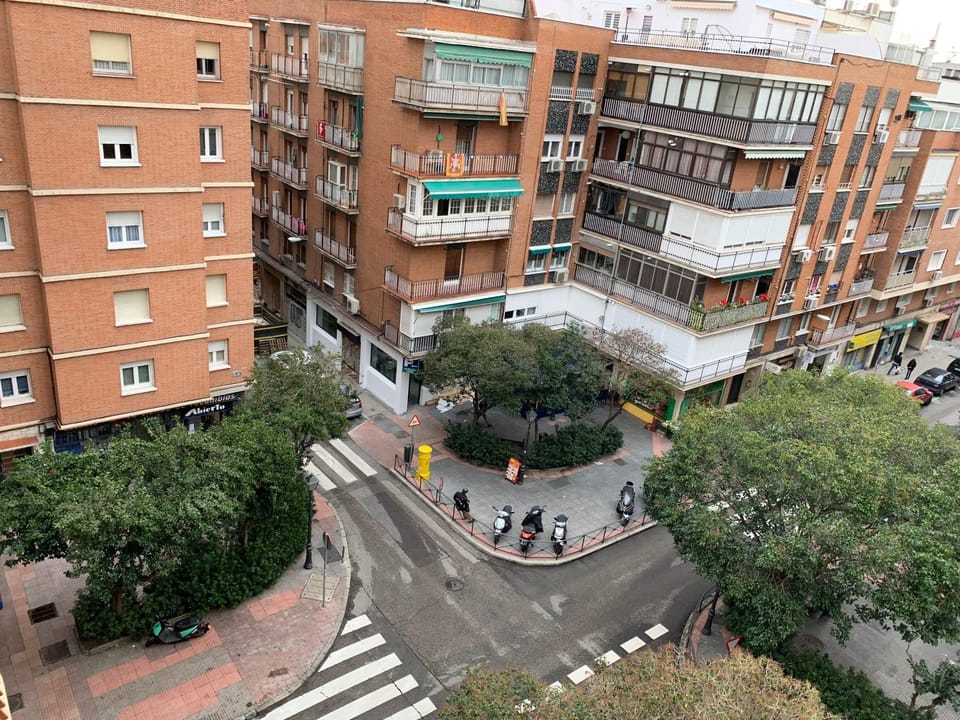 City view, Quiet street view