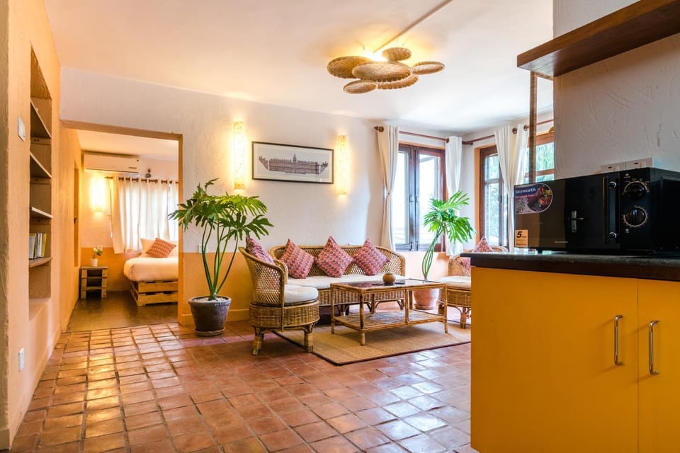 Kitchen or kitchenette, Living room, Seating area