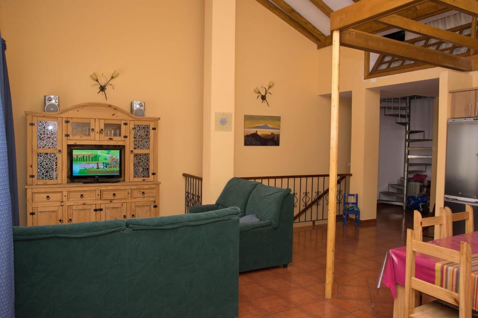 TV and multimedia, Living room, Dining area
