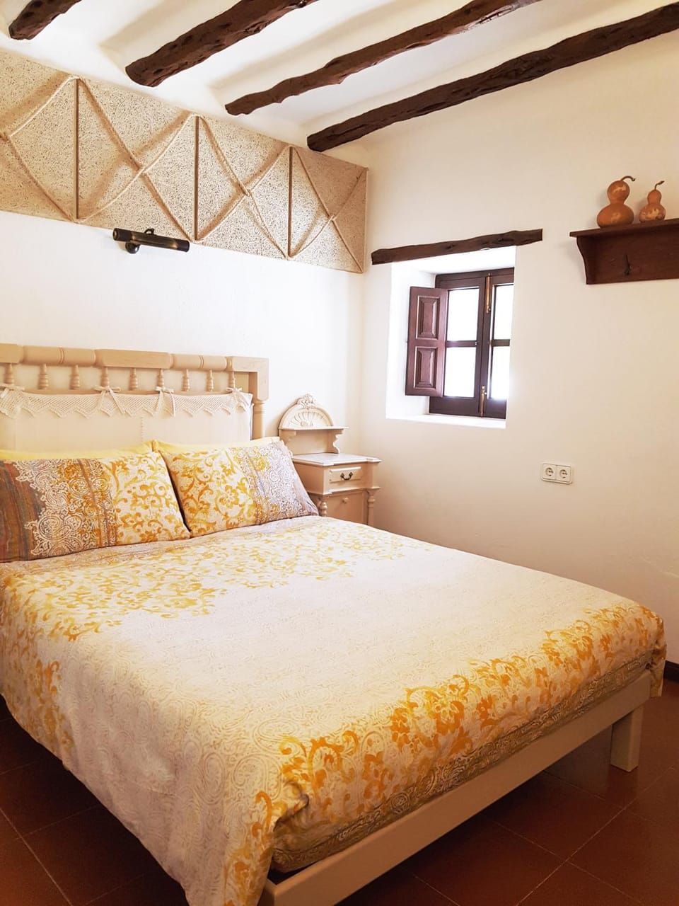 Bed, Decorative detail, Bedroom