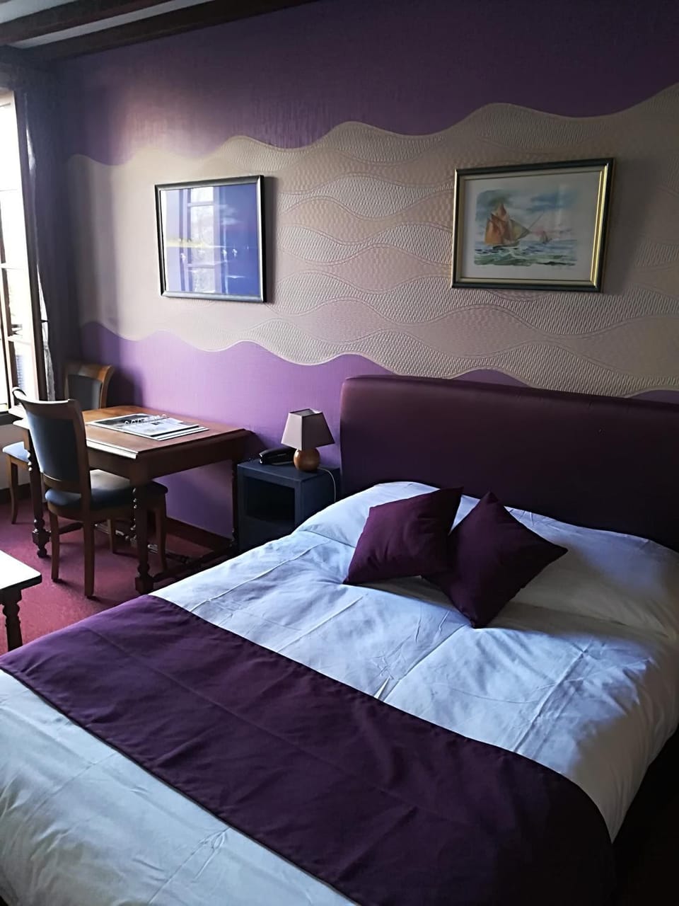 Bed, Seating area, Bedroom