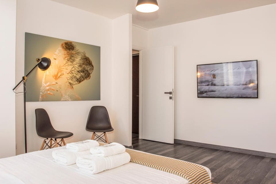 Living room, Photo of the whole room, Seating area