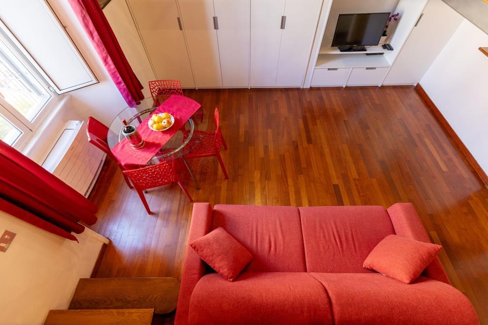 TV and multimedia, Living room, Dining area