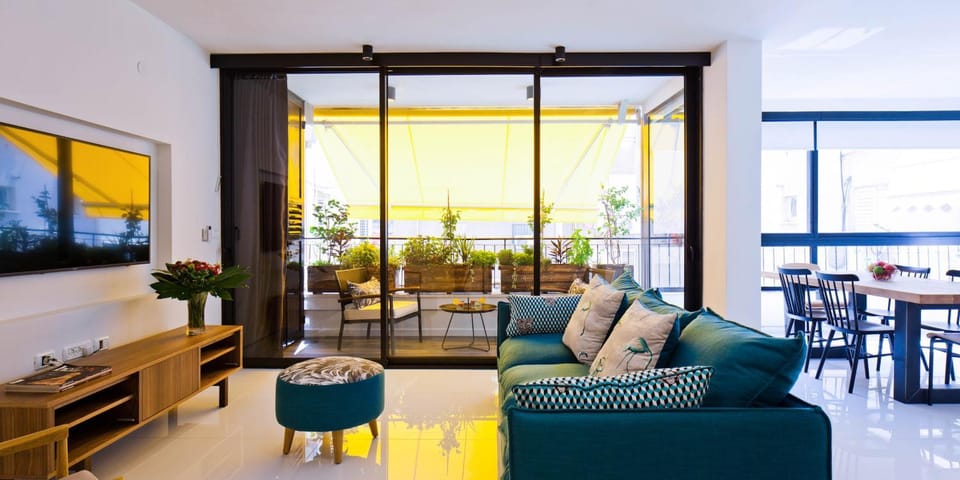 Communal lounge/ TV room, Living room
