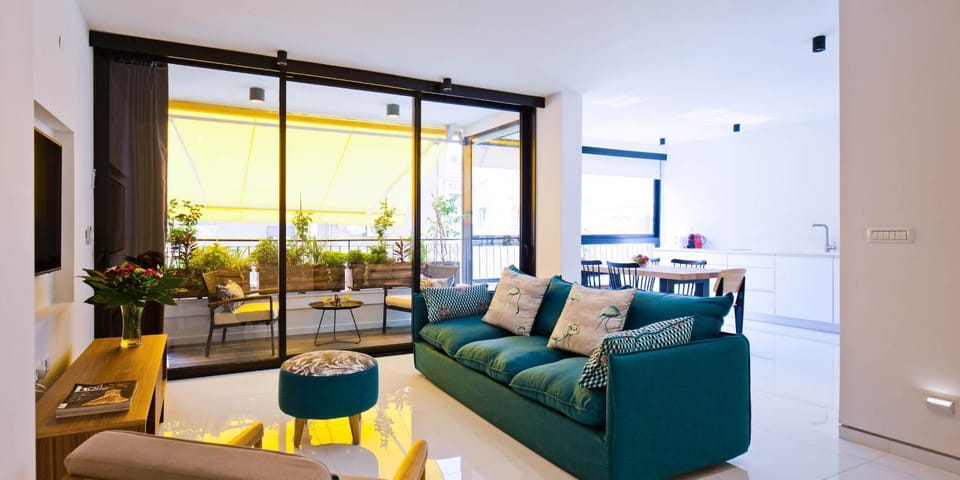 Communal lounge/ TV room, Living room