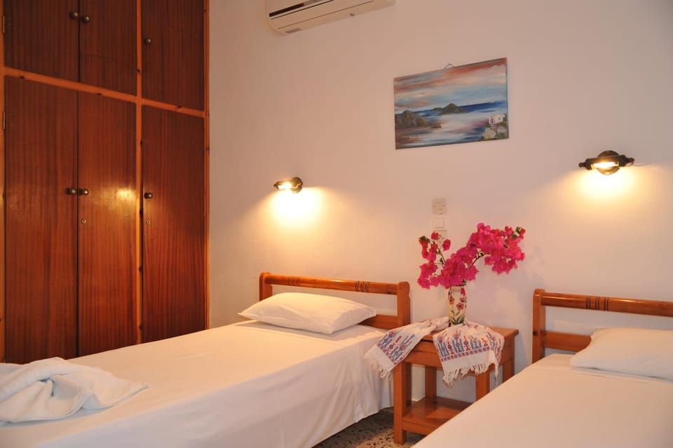 Bed, Night, Bedroom
