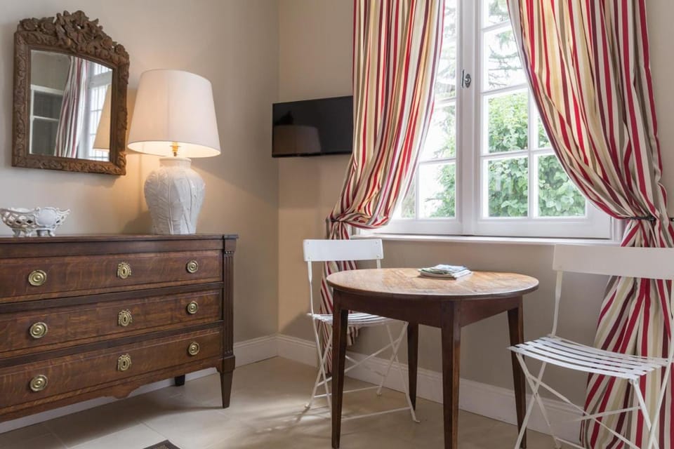 Seating area, Bedroom