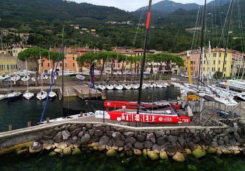 Nearby landmark, Neighbourhood