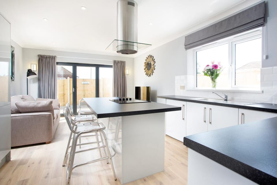 Patio, BBQ facilities, Coffee/tea facilities, Balcony/Terrace, Kitchen or kitchenette, Living room, Dining area