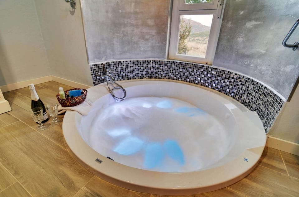 Hot Tub, Bedroom