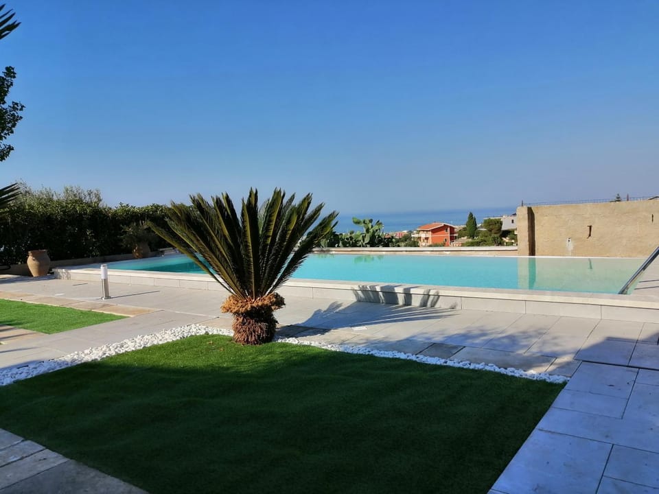 Garden, Swimming pool, Swimming pool