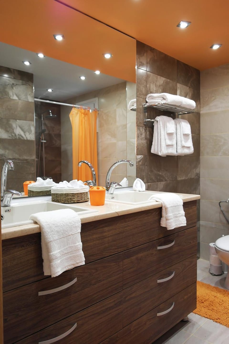 Bathroom, towels