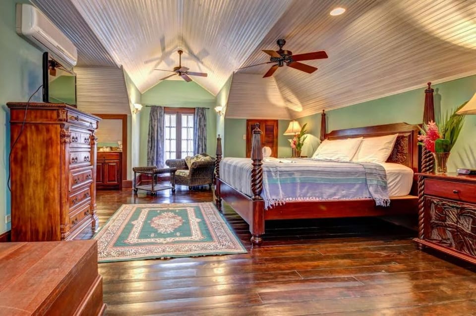Toucan Suite @ Mahogany Hall Inn in Cayo District