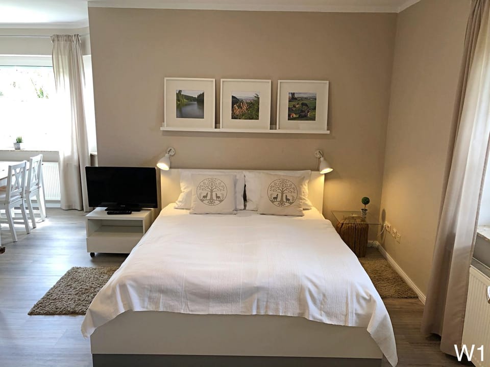Dining area, Bedroom