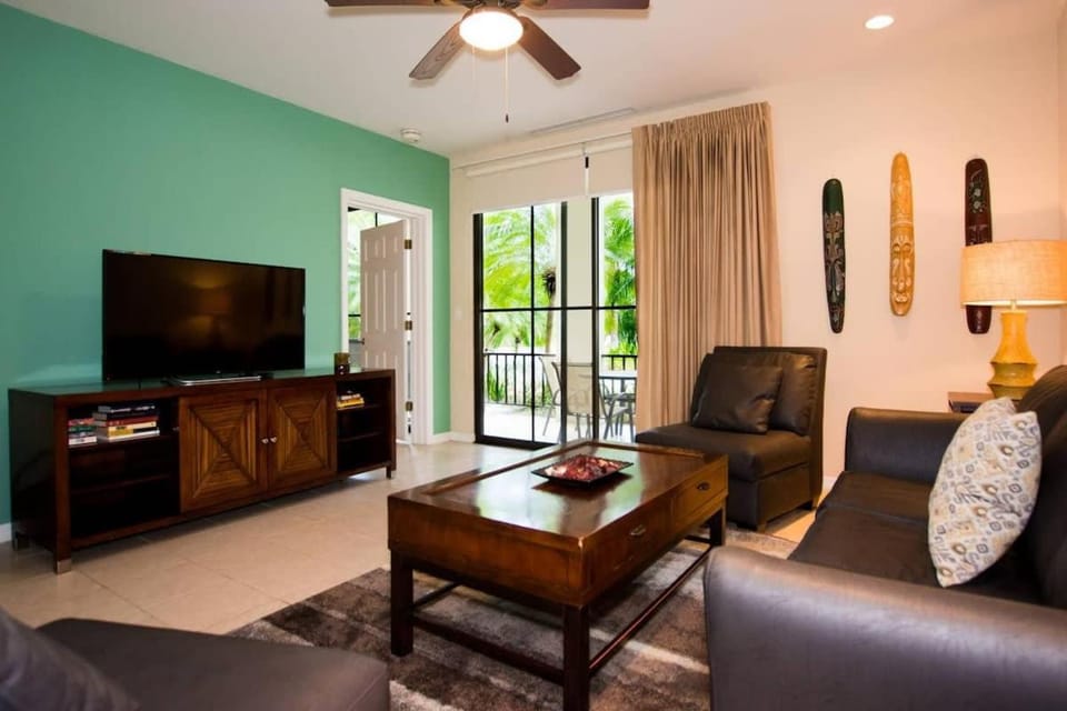 Colorful 3-BD Unit Opening on Pool House in Coco