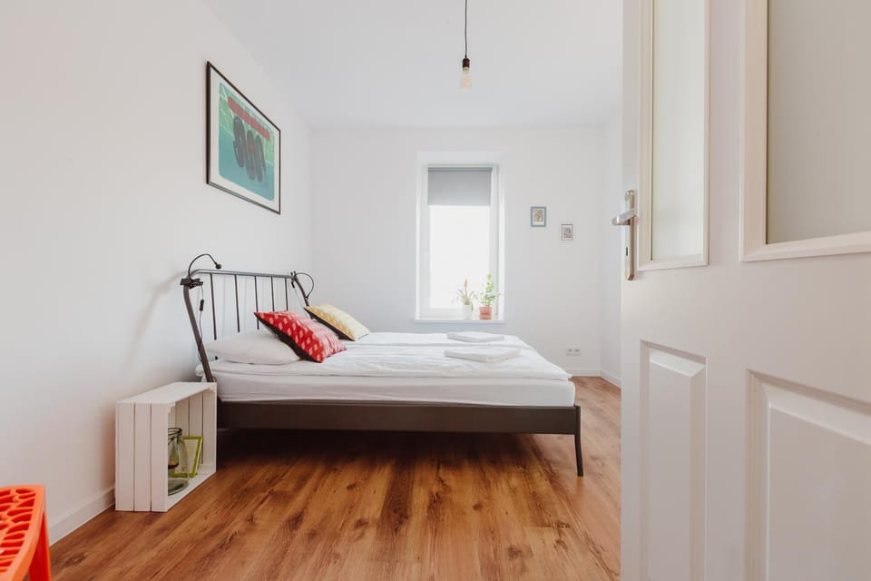Bed, Bedroom, Area and facilities