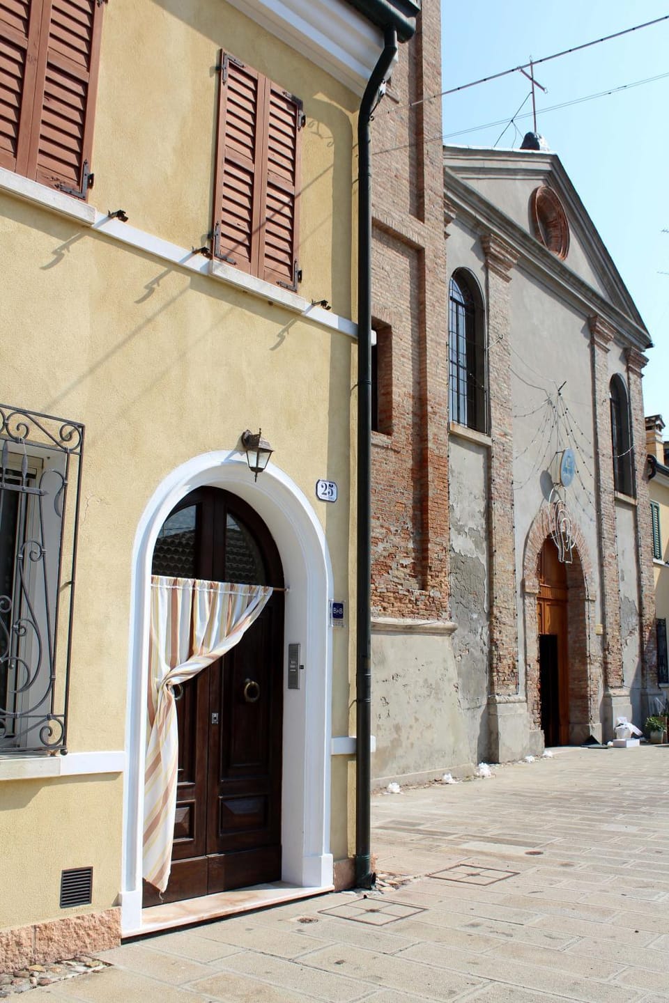 Property building, Facade/entrance, Landmark view