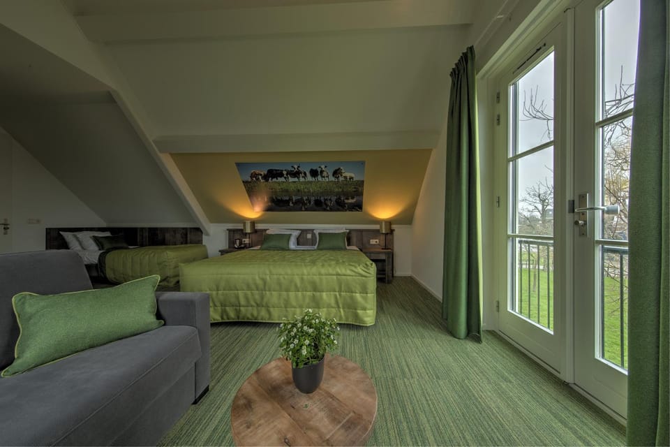Seating area, Bedroom
