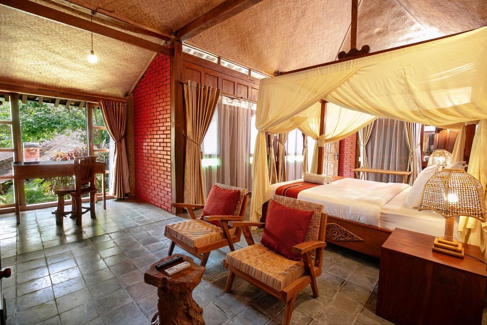 Bed, Living room, Bedroom