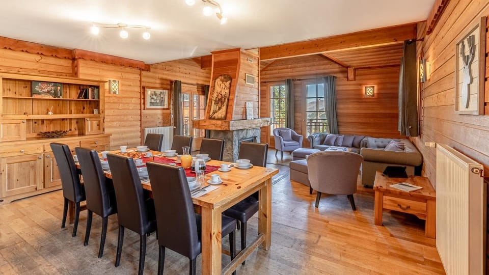Seating area, Dining area
